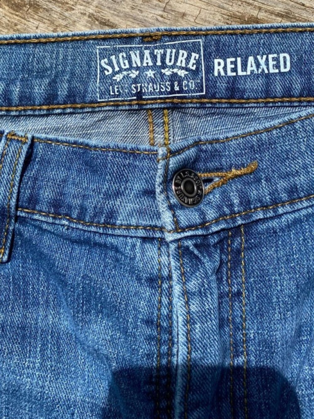 Signature Levi Strauss & Co. Relaxed Fit Jeans 34x32 Blue Denim Jeans - Picture 4 of 13